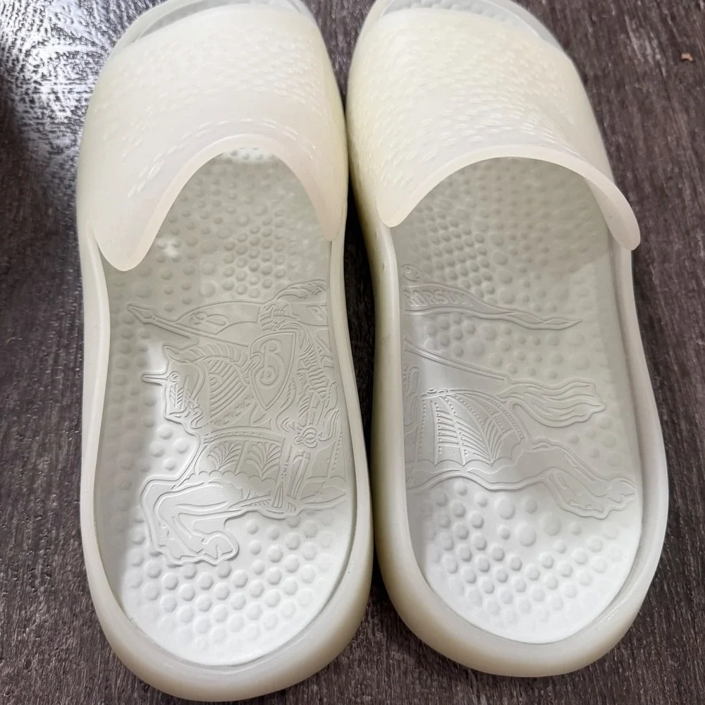 Burberry furley slides